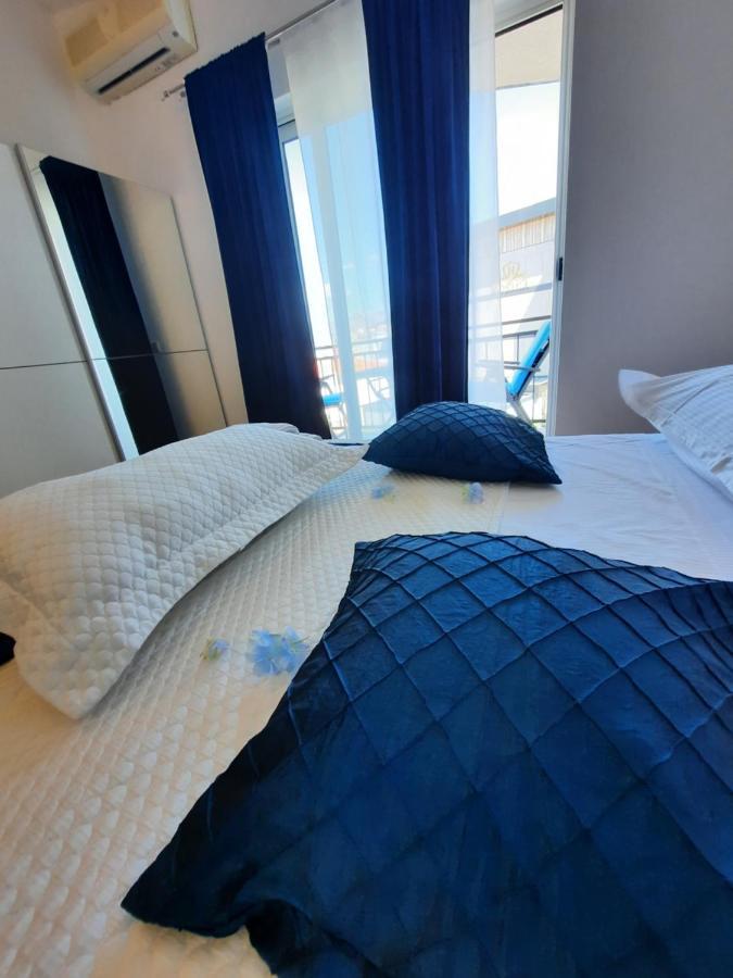 Apartment Sweet Blue *