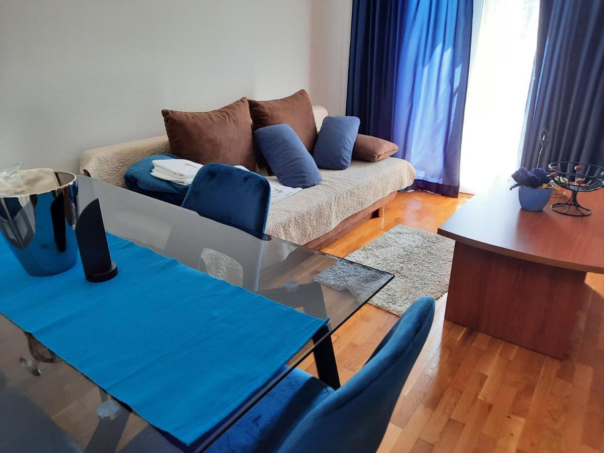 Apartment Sweet Blue *